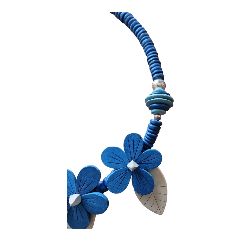 Vintage Leather & Wood Floral Necklace - Picture 3 of 5